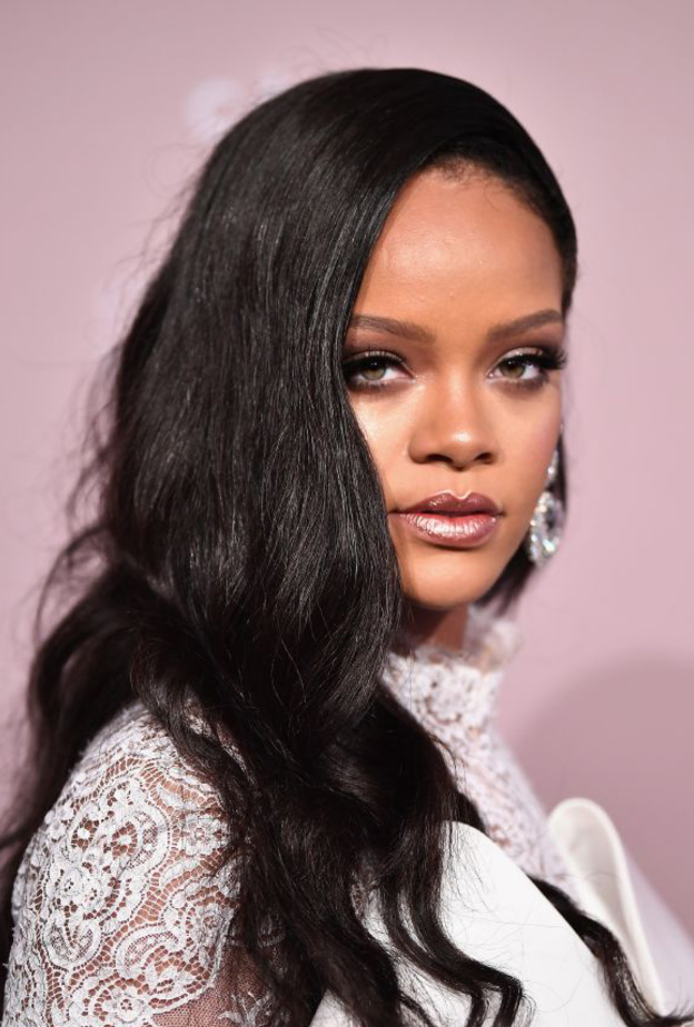 مكياج برونزي للبشرة السمراء مستوحى من النجمة ريهانا