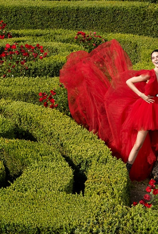 تصاميم Giambatista Valli بالتعاون مع H&M