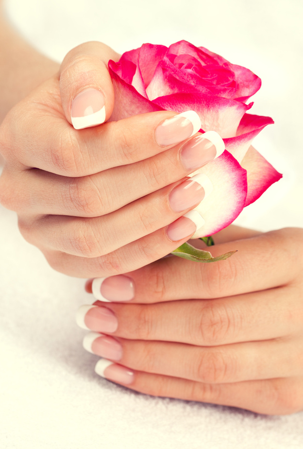 استخدمي خلطات بيكربونات الصوديوم لتنظيف وتفتيح الاظافر