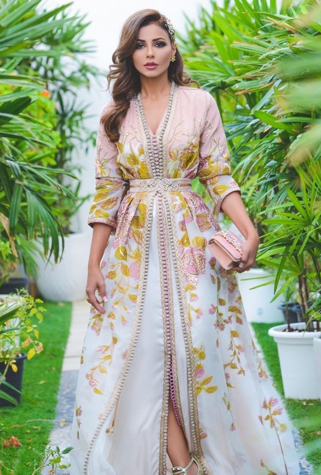 اخذية متنوعة