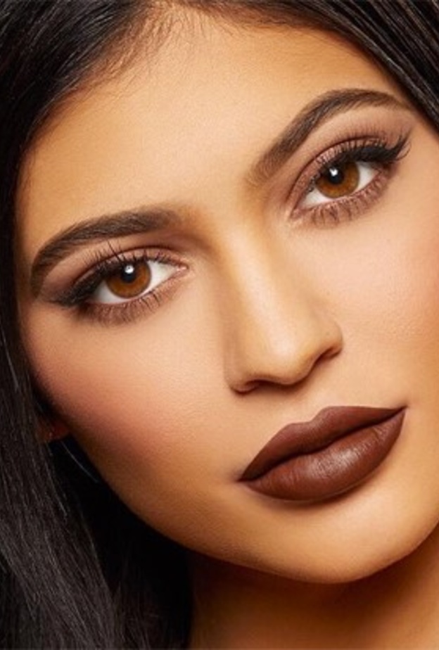  أحمر الشفاه البني أجمل صيحات الخريف والشتاء 2020