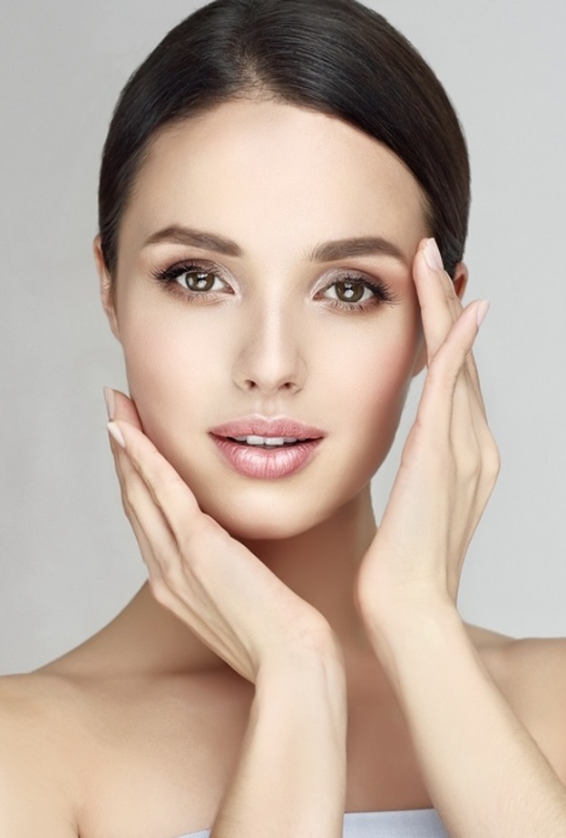 اطلعي على كيفية تقشير الوجه بالشوفان والزبادي