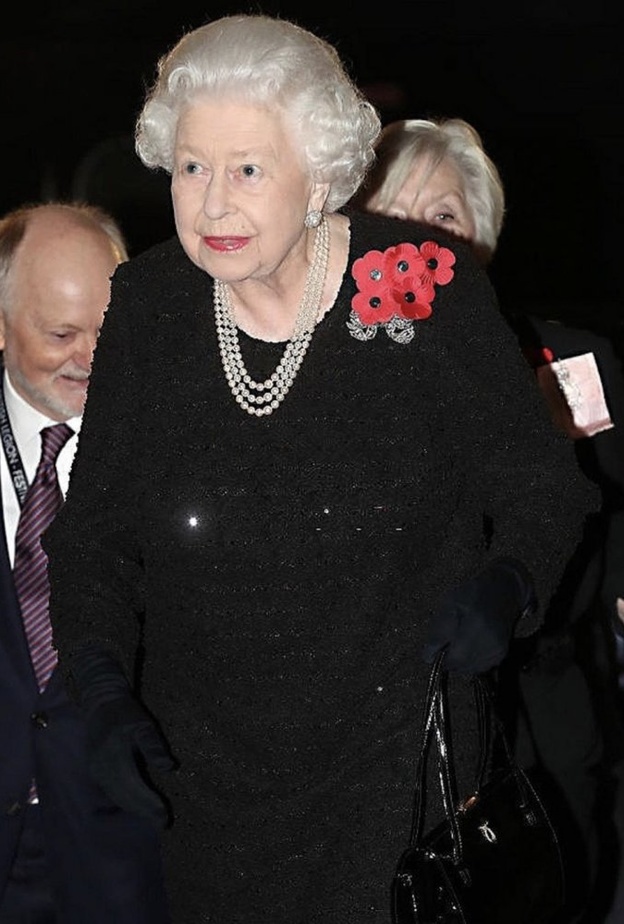 إطلالة الملكة اليزابيث الثانية في الحفل السنوي Festival of Remembrance