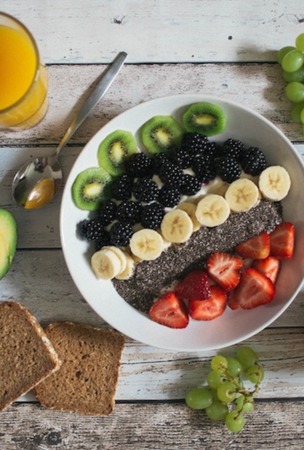 المأكولات المناسبة جداً للمرأة العقرب هي ايضاً السمك، المأكولات البحرية، السلطات الخضراء