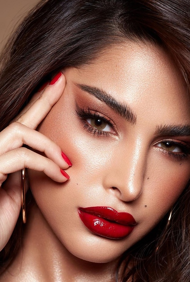 الوان الروج المناسبة للبشرة الحنطية مستوحاة من فوز الفهد