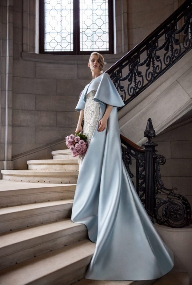  فستان من monique lhuillier