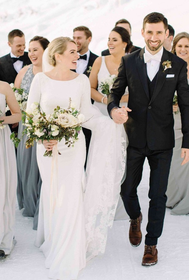 استخدمي الألوان الشتوية المميزة في ديكور حفل زفافك الشتوي