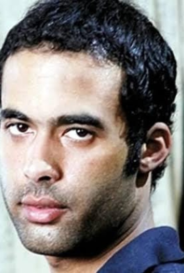 هيثم احمد زكي توفي وحيدا بعدما ذاق في حياته اليتم