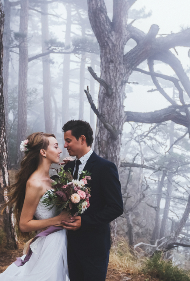 كل عروس تحلم بأن تستحوذ على قلب عريسها وتجعله يعشقها