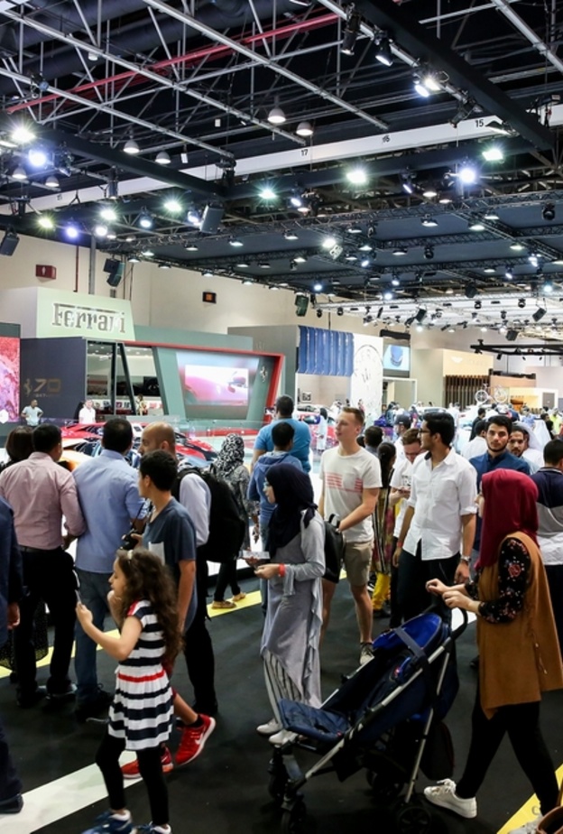 انطلاق الدورة الـ 15 من معرض دبي الدولي للسيارات بمركز دبي التجاري العالمي