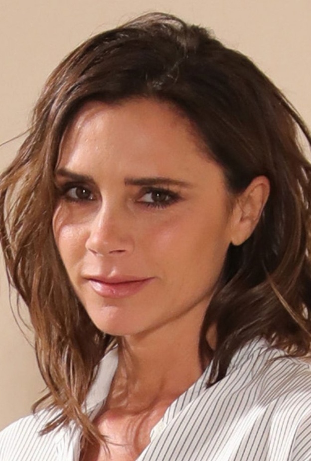 أجمل تسريحات شعر كاري للنهار مستوحاه من فيكتوريا بيكهام