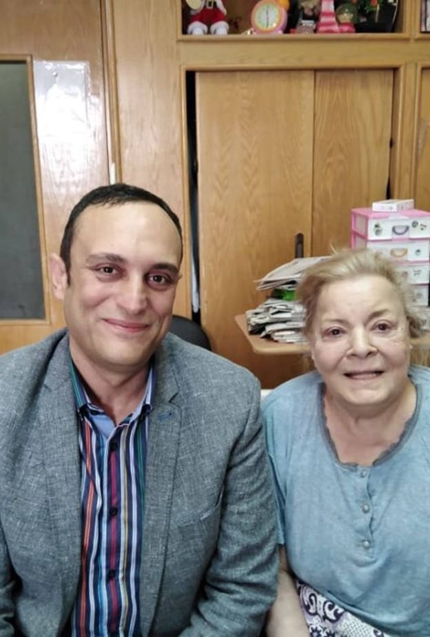 نادية لطفي مع طبيبها