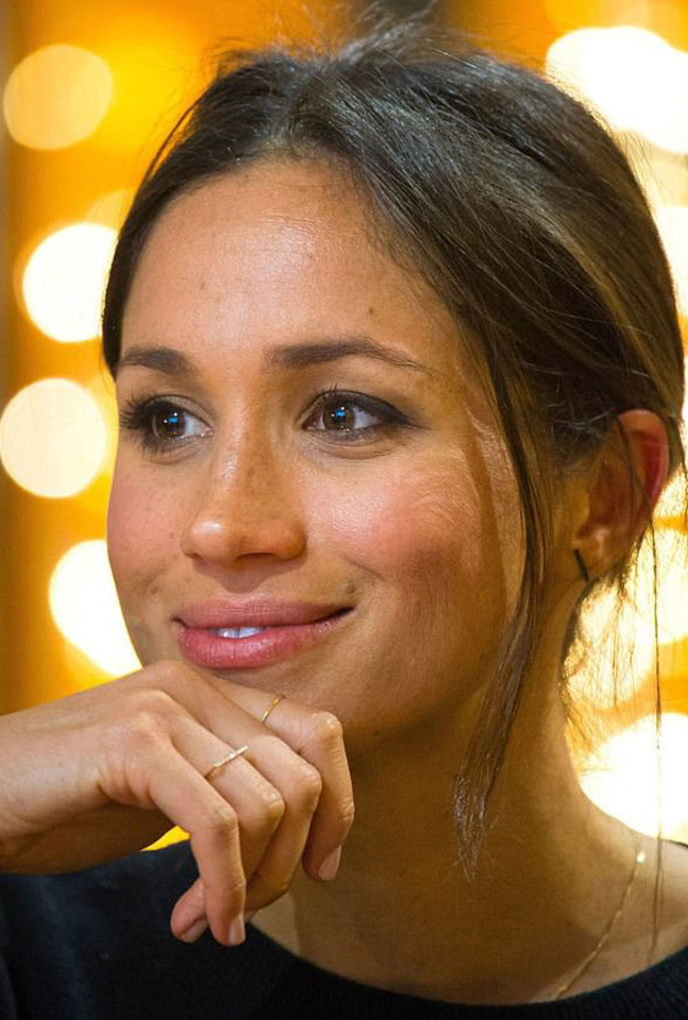 ميغان ماركل ترتدي مجوهرات من Azuni