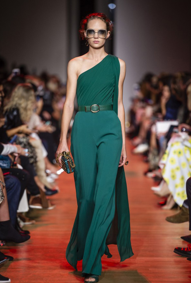 موديلات جمبسوت سهره براق من توقيع ايلي صعب