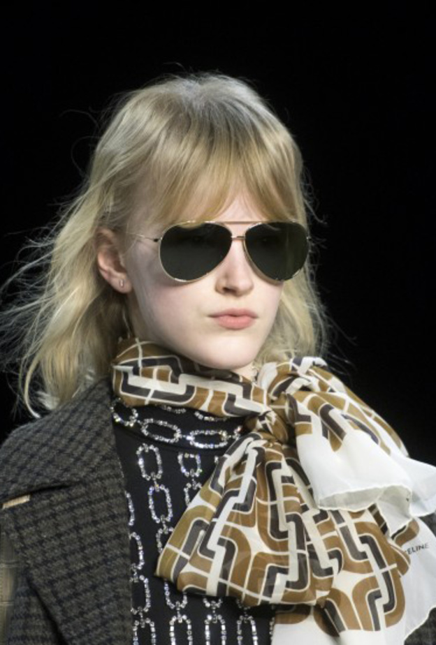 اكسسوارات الوشاح اجدد صيحات موضة شتاء 2020 من Zimmermann