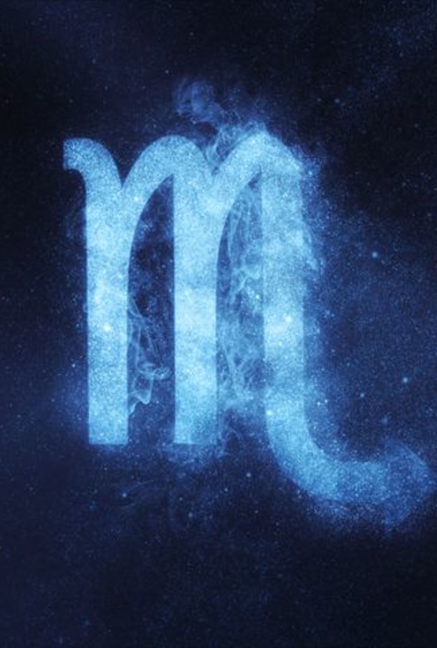 يستطيع أن يقوم بأعمال في وقت واحد، فطموح الرجل من برج العقرب لا نهاية له