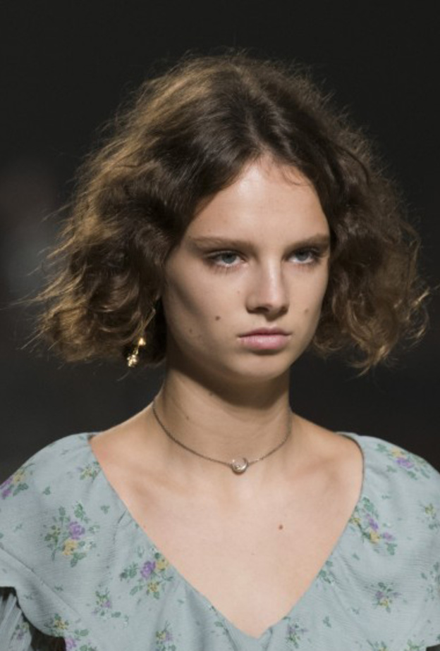 احدث تسريحات الشعر القصير والكاري من Zimmermann