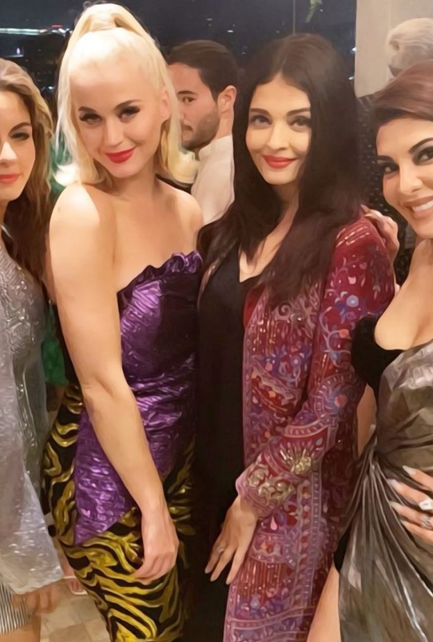 كيتي بيري تقابل نجوم ومشاهير بوليوود في حفل كاران جوهر