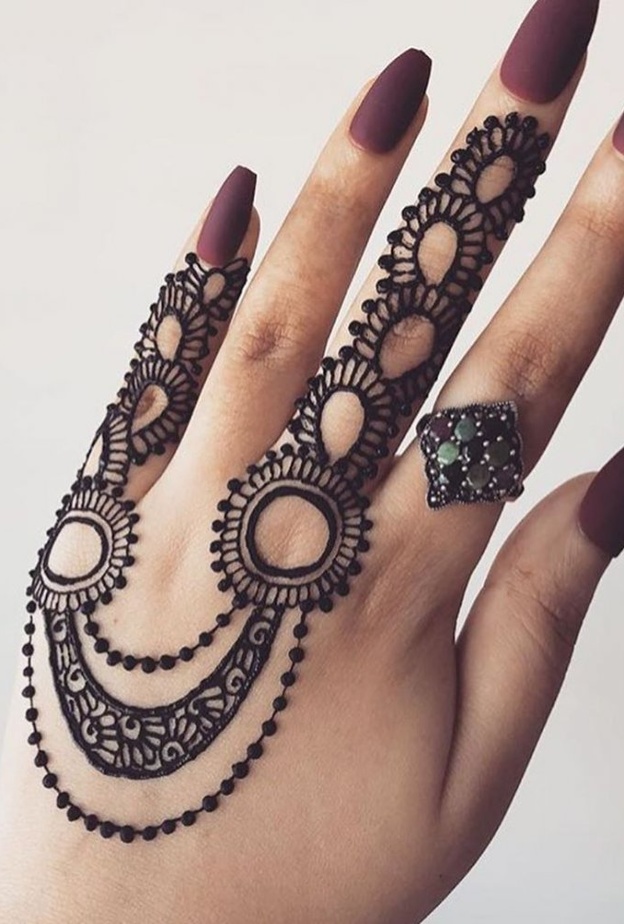 اختيار الحناء الخام مع الخبراء المتخصصين لازالتها فيما بعد بطريقةسهلة وطبيعية