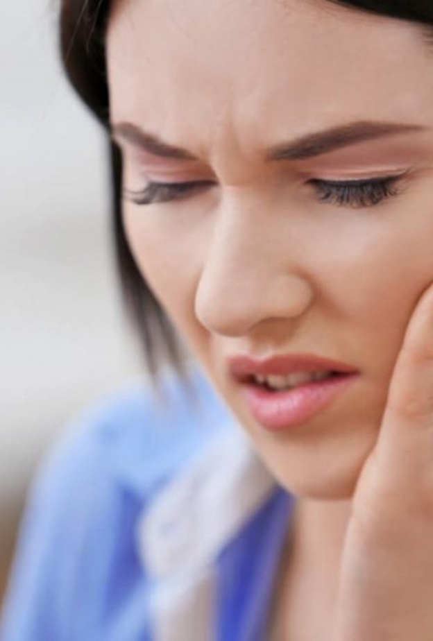 تشنج عضلات الفك من أعراض مرض التيتانيوس