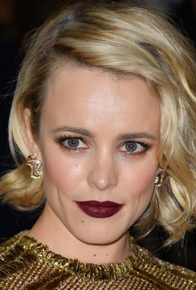 ألوان أحمر الشفاه الجريئة بأسلوب ريتشل