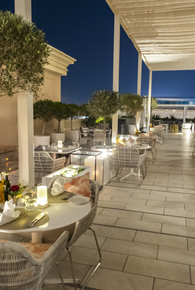 استمتعوا بمذاقات الشام في تراس مطعم أوليا 