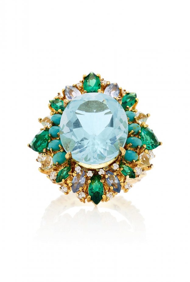 اسوارة من لورين نيكول Loren Nicole