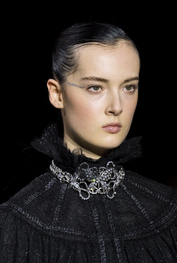 من عرض Altuzarra