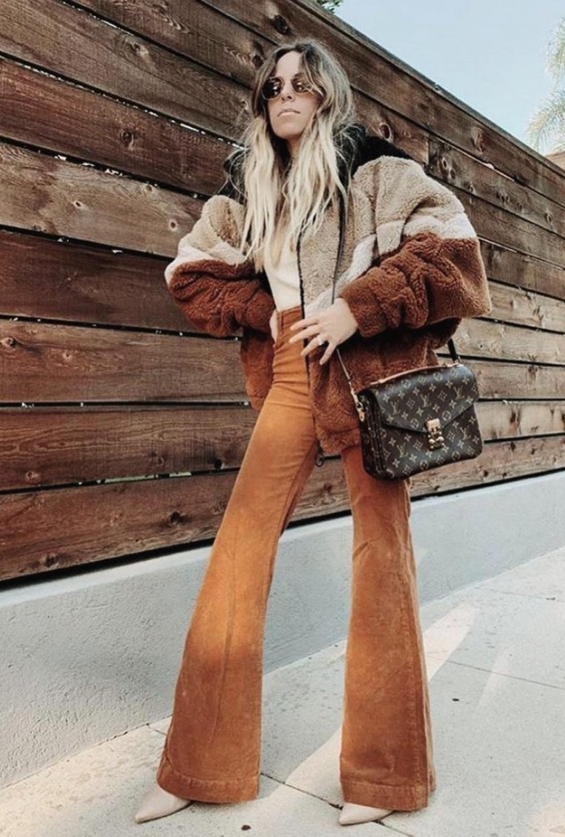 اطلالاتك مواكبة للموضة في بناطيل السبعينات