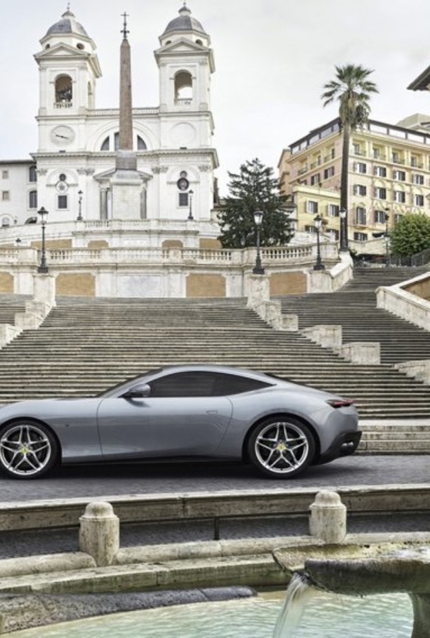 استوحت فيراري تصميم Roma من نمط الحياة الممتعة والخالية من الهموم في خمسينيات وستينيات القرن الماضي