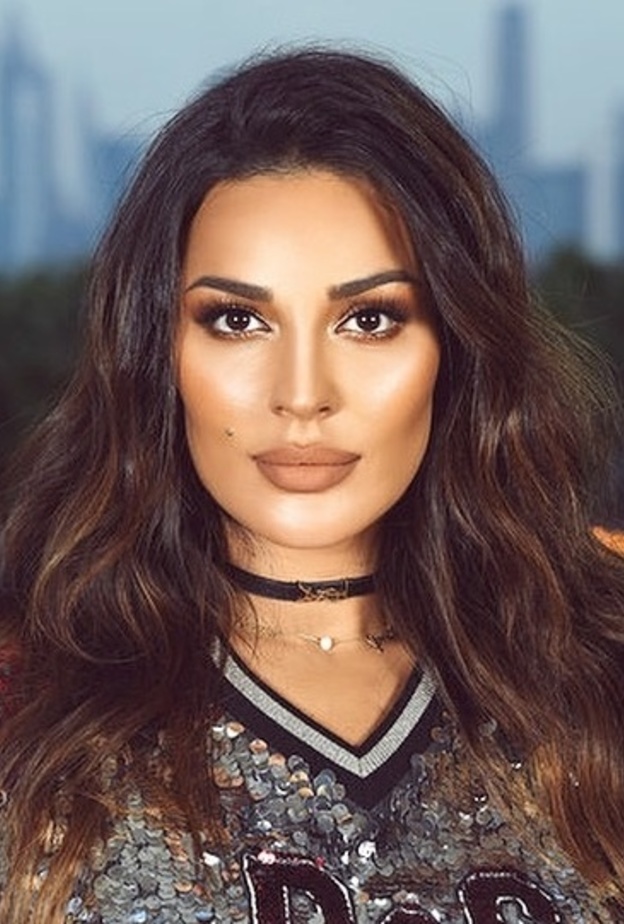 نادين نجيم و مايا دياب بمكياج متشابه ..من بدت الاجمل