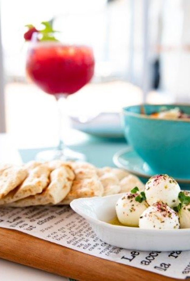 سفينة "الملكة إليزابيث 2" تطلق مطعم The Pavilion تجربة تناول طعام مميزة في الهواء الطلق