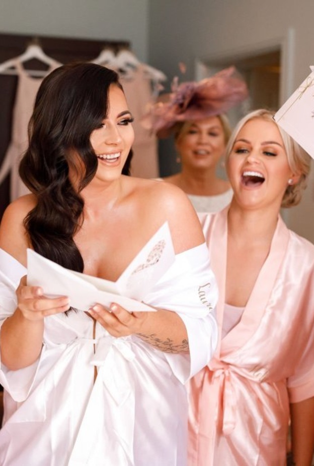 اختاري المكان المناسب للاستعداد ليوم حفل زفافك واحرصي على أن يكون مريح ومرتب ومضاء جيدا