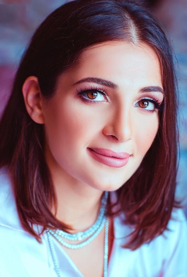 ابنة أصالة نصري تميل لإطلالات الجمال الناعمة