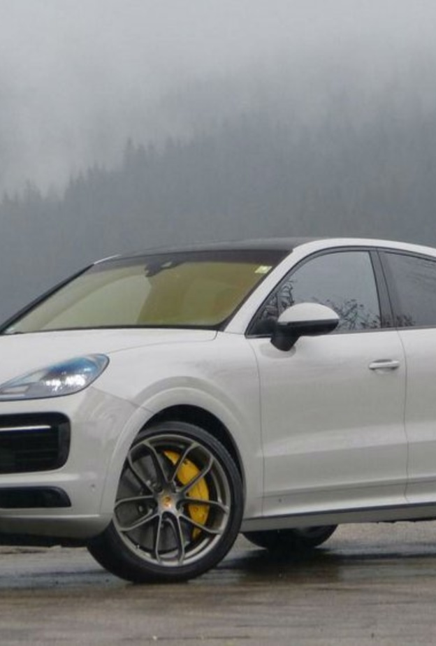 بورش تكشف عن نموذجين جديدين من Cayenne الأسطورية