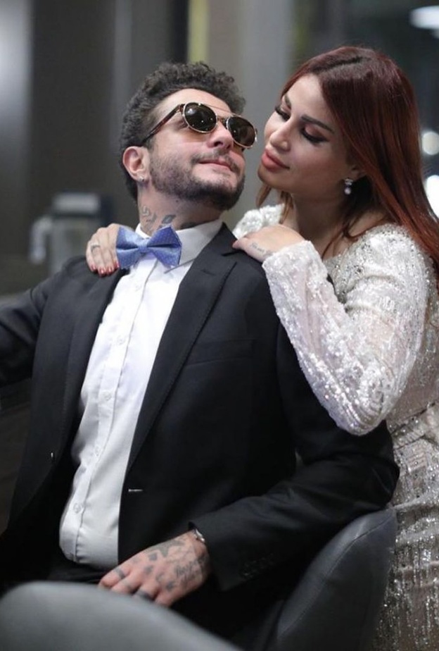 أحمد الفيشاوي يتجاوز أحزانه ويخضع لجلسة تصوير رومانسية 