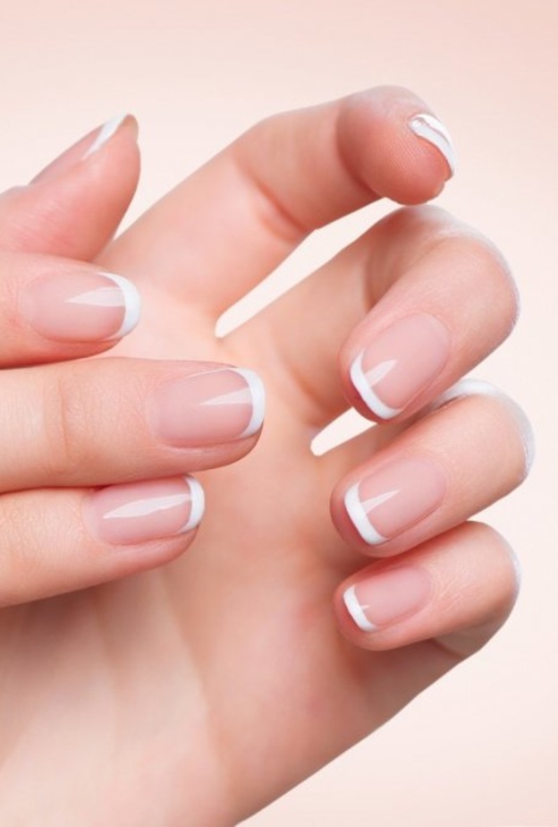  كيفية عمل ماسك زيت الجوجوبا وجوز الهند للعناية بالاظافر في الشتاء