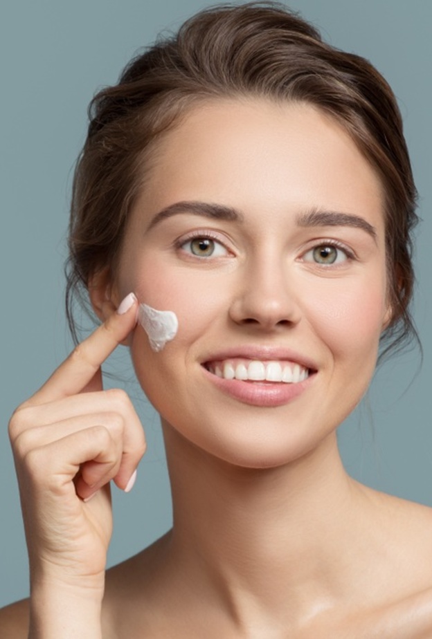 تعرفي الى فوائد الفازلين للبشره الجافة