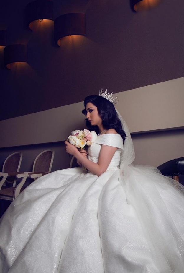 تصوير فستان زفاف من المصورة السعودية مرام سامي