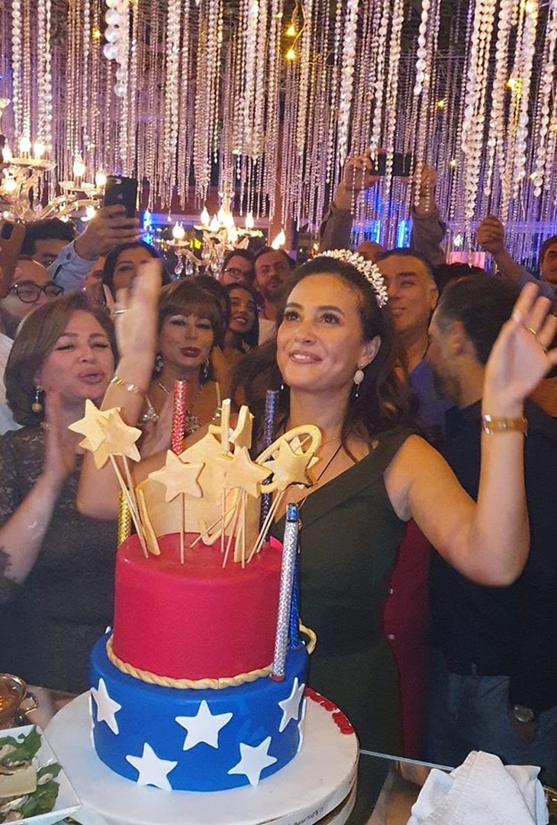 هند صبري تحتفل بعيد ميلادها الـ 40