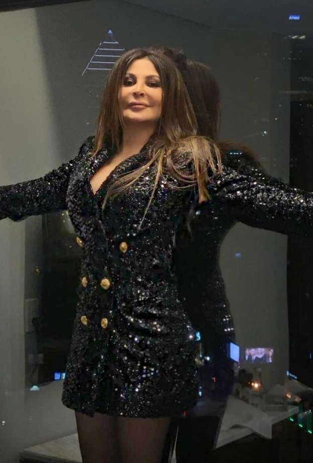 الفنانة إليسا