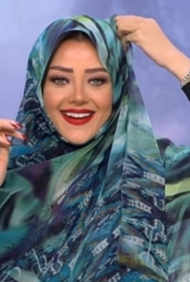 رضوى الشربيني تثير الجدل بإرتدائها الحجاب على الهواء