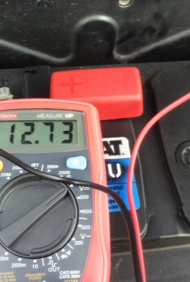  بطارية السيارة