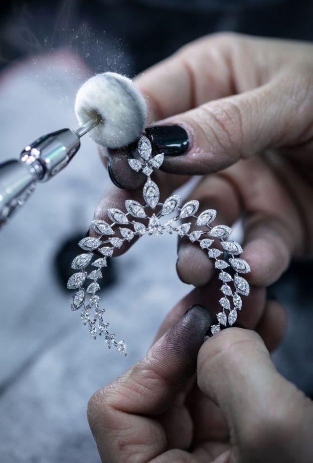 ما وراء الكواليس لمجموعة Wild Moon من Messika Paris