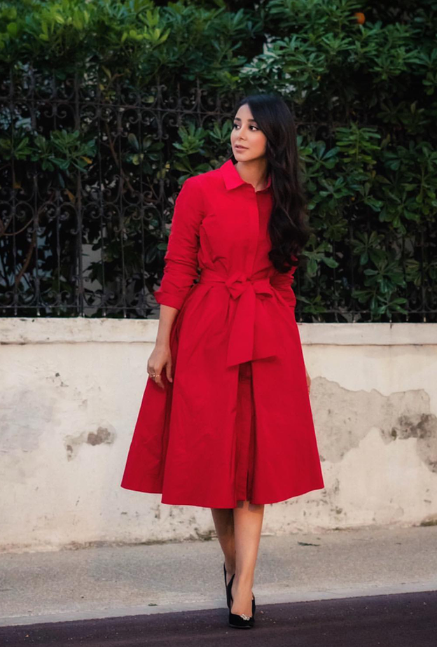 اطلالات شبابية بالفستان الاحمر على طريقة اسيل عمران