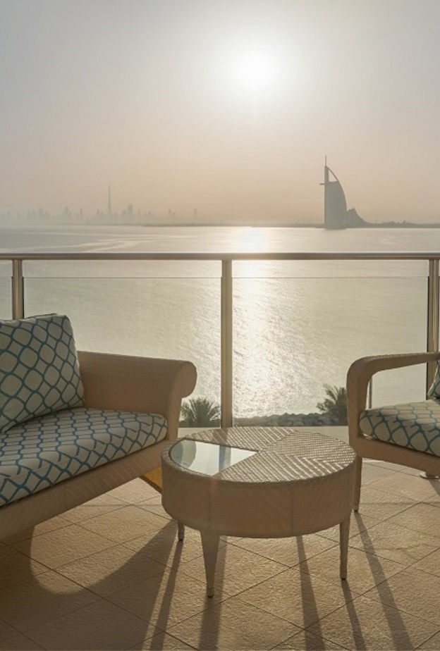 مطعم MEZZERIE في فندق والدورف 