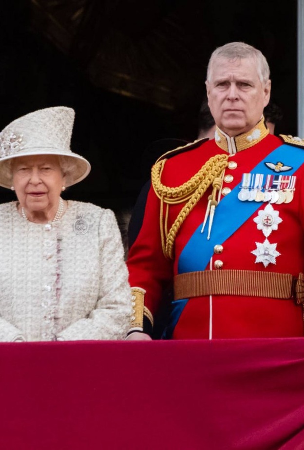 الأمير أندرو أقرب أبناء الملكة إليها