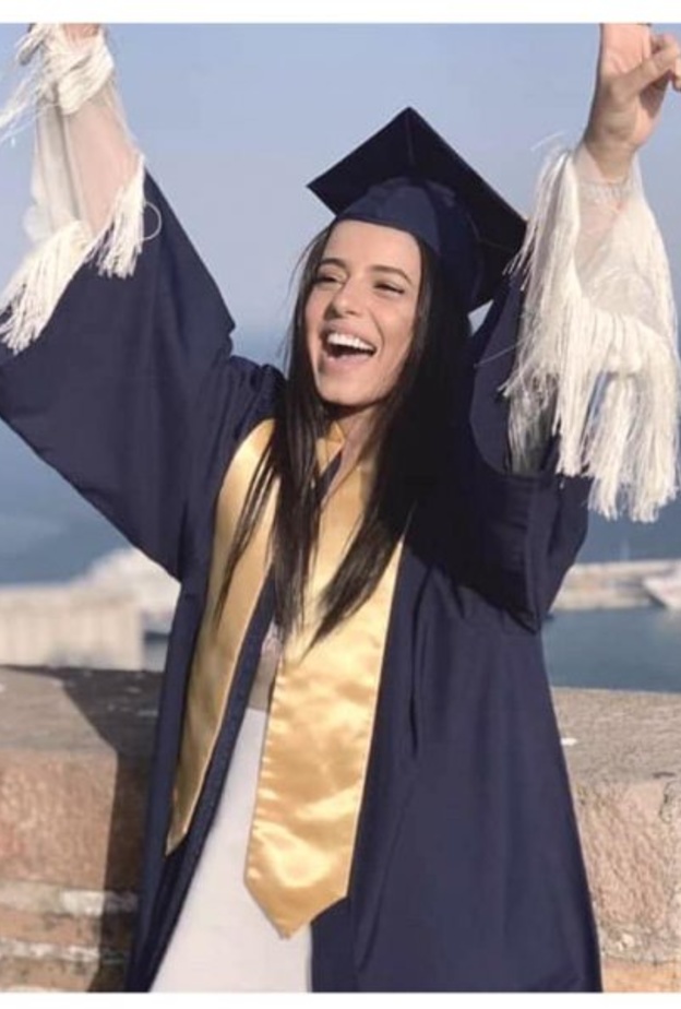 مريم ابنة عامر منيب مع والدها في طفولتها