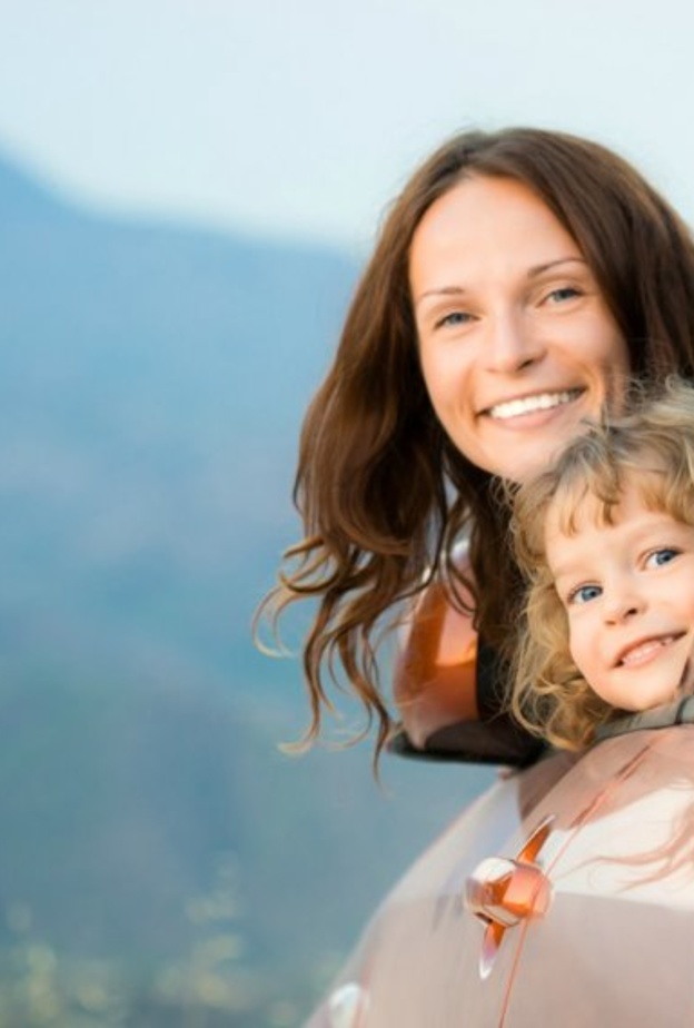 اصطحاب المأكولات الخفيفة والخضروات الصحية يساعد في عدم الشعور بالنعاس أثناء الرحل الطويلة