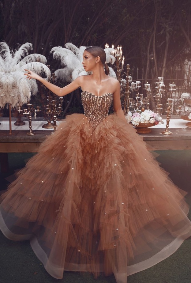 فستان ازرق من صادق ماجد